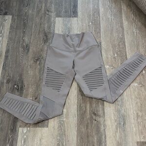 Alo Gray Leggings with Ribbed Detail